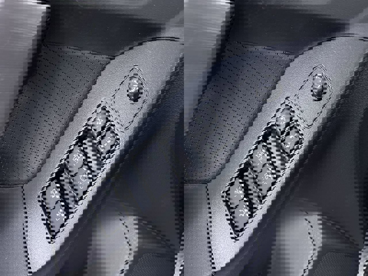 Used 2018 Subaru Forester 2.5i Limited image 11