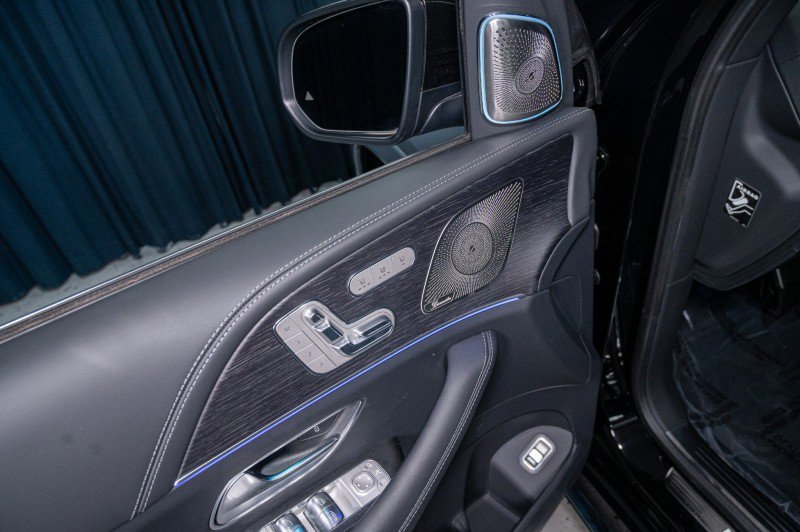 New 2025 Mercedes-Benz Maybach GLS 600 4MATIC image 10