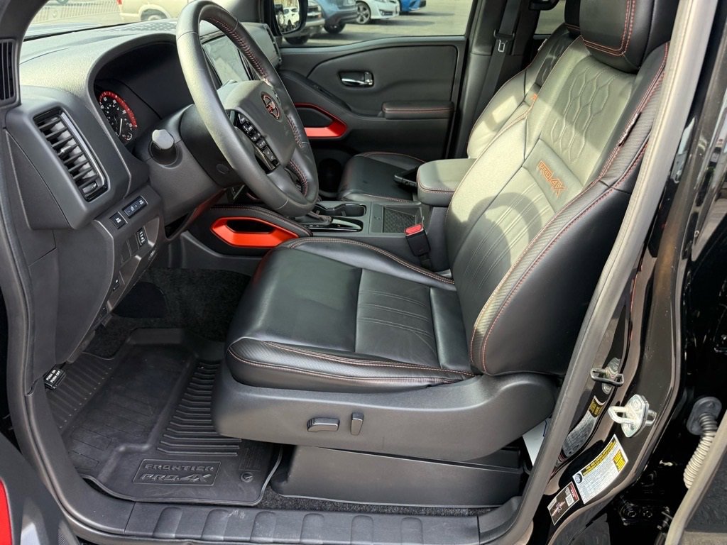 Used 2023 Nissan Frontier PRO-4X w/ Pro-4X Premium Package image 13