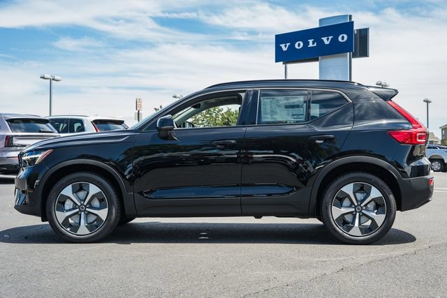 New 2026 Volvo XC40 B5 Plus w/ Protection Package Premier AWD/4WD image 4