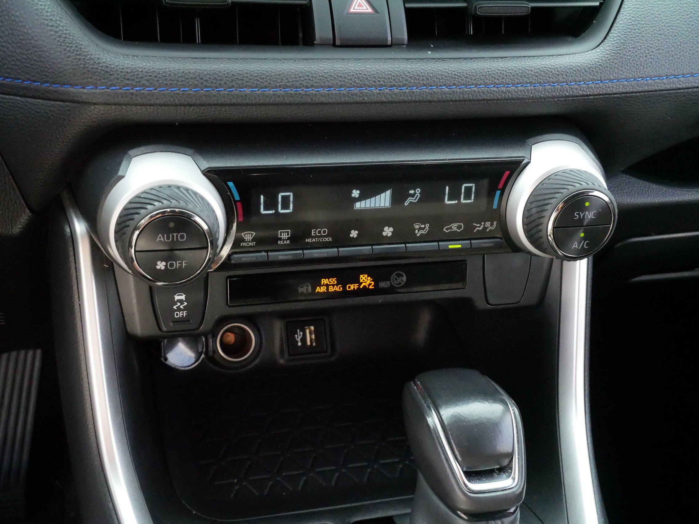 Certified 2024 Toyota RAV4 SE AWD/4WD image 23