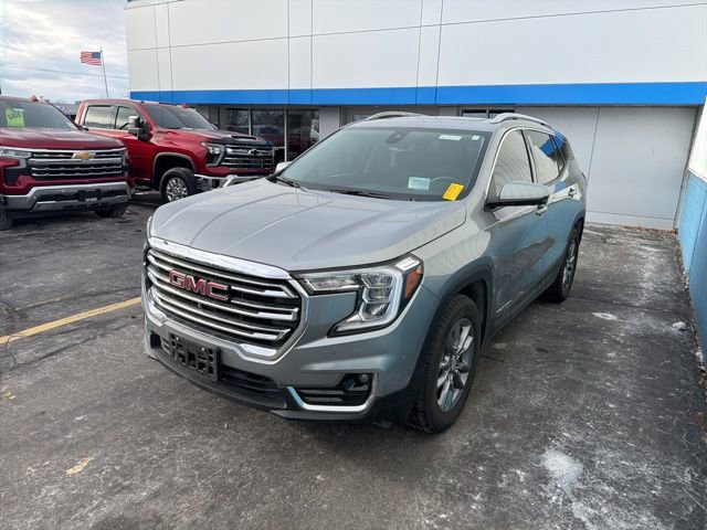 Used 2024 GMC Terrain SLT w/ Infotainment Package II image 13