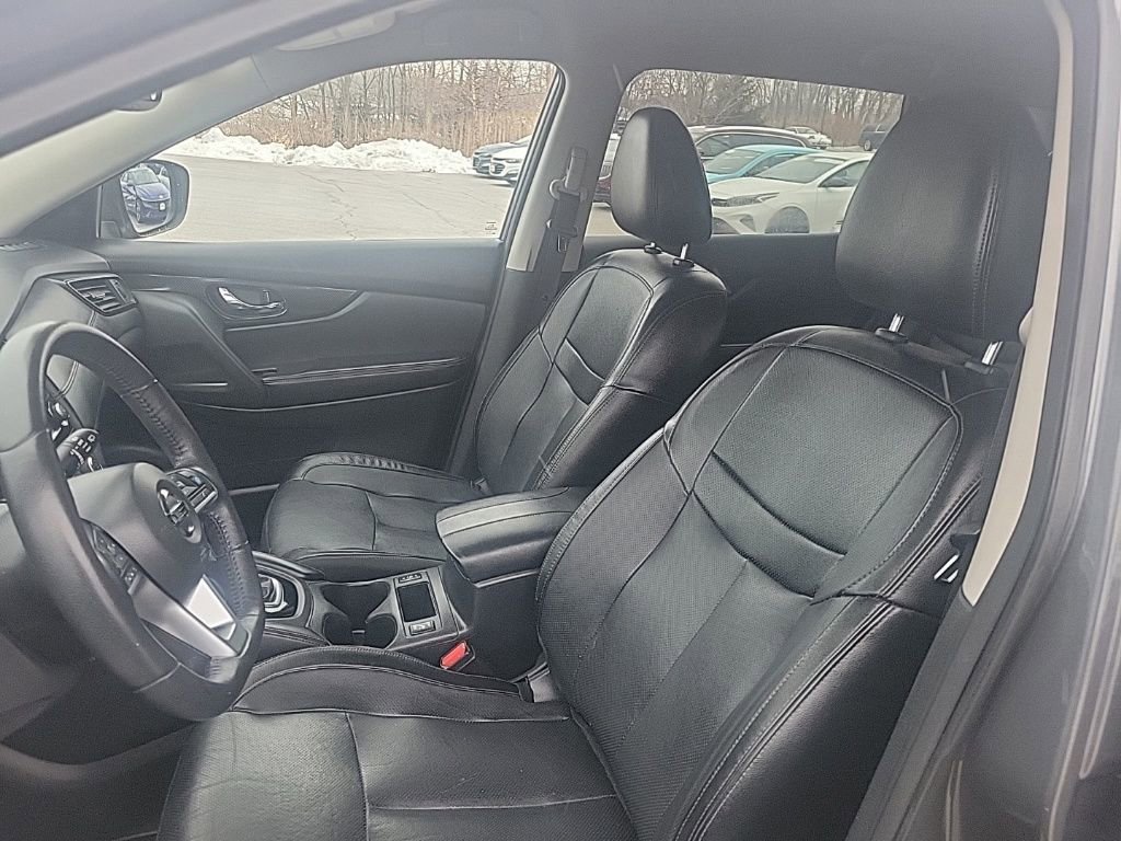 Used 2019 Nissan Rogue SL image 16