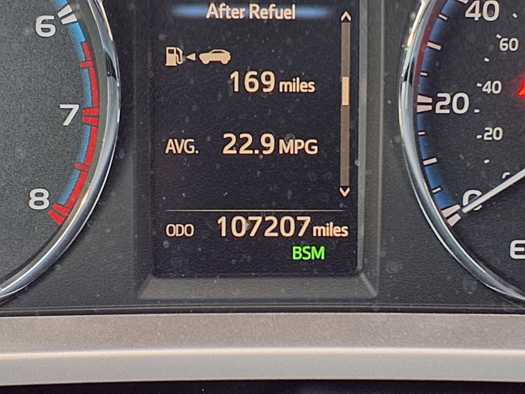 Used 2018 Toyota RAV4 Limited FWD image 34