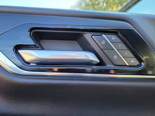 Certified 2025 GMC Yukon XL Denali image 27