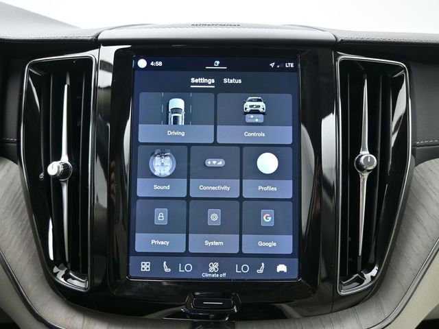 Used 2023 Volvo XC60 B5 Ultimate image 13