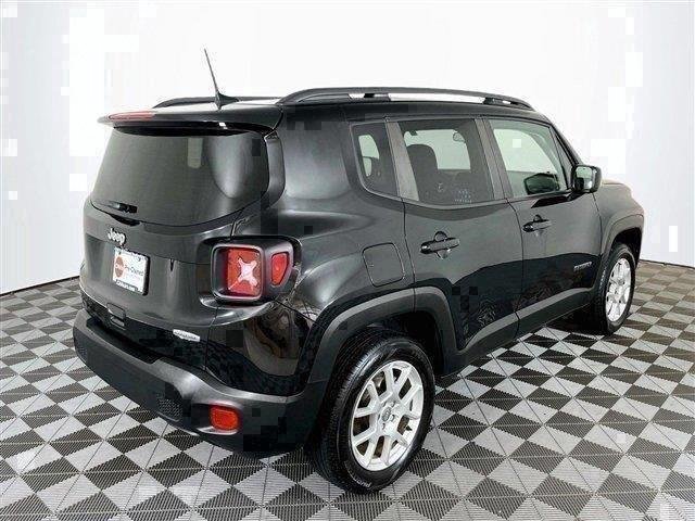 Used 2020 Jeep Renegade Latitude w/ Cold Weather Group AWD/4WD image 9