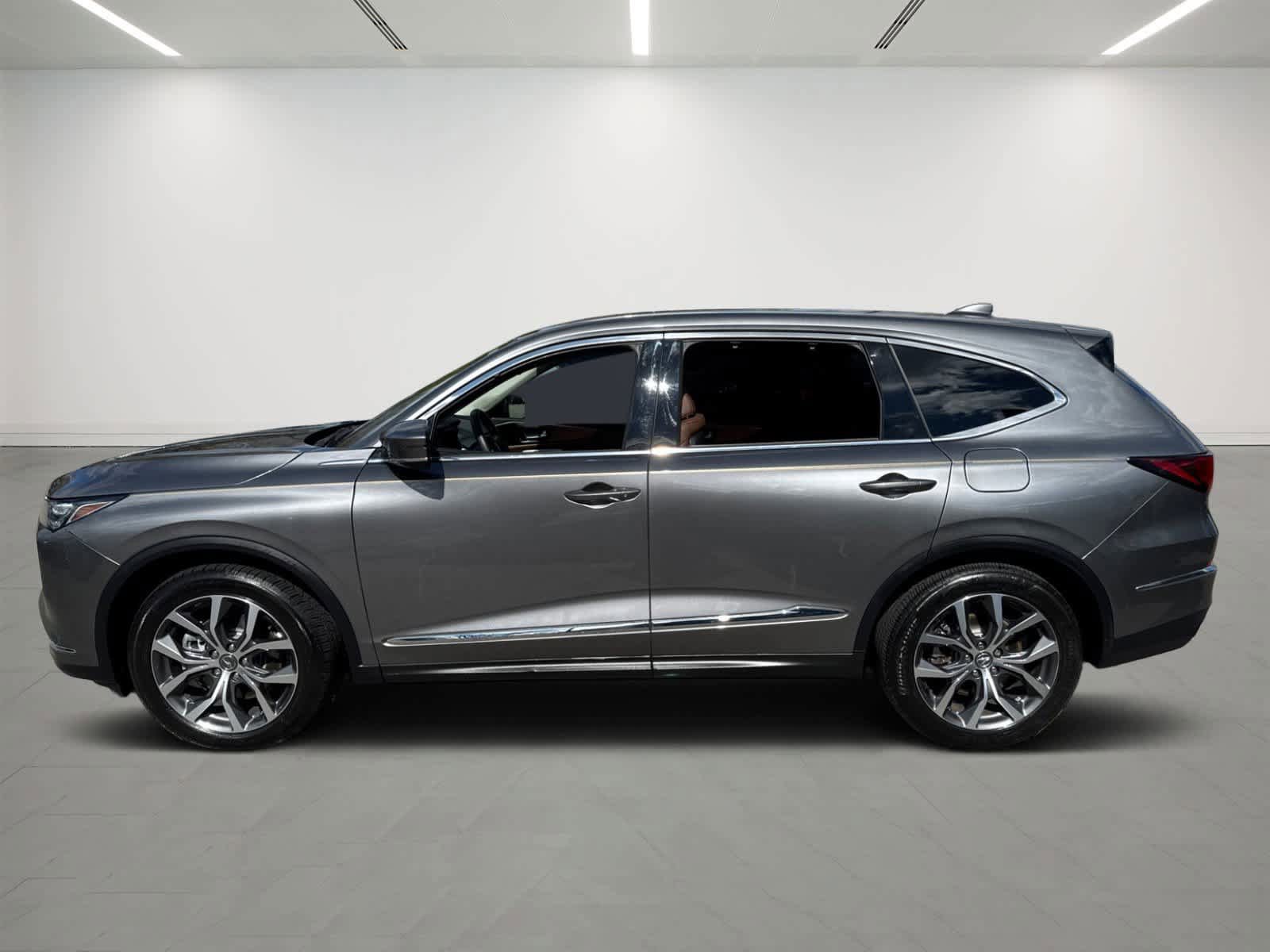 Used 2023 Acura MDX SH-AWD w/ Technology Package image 3