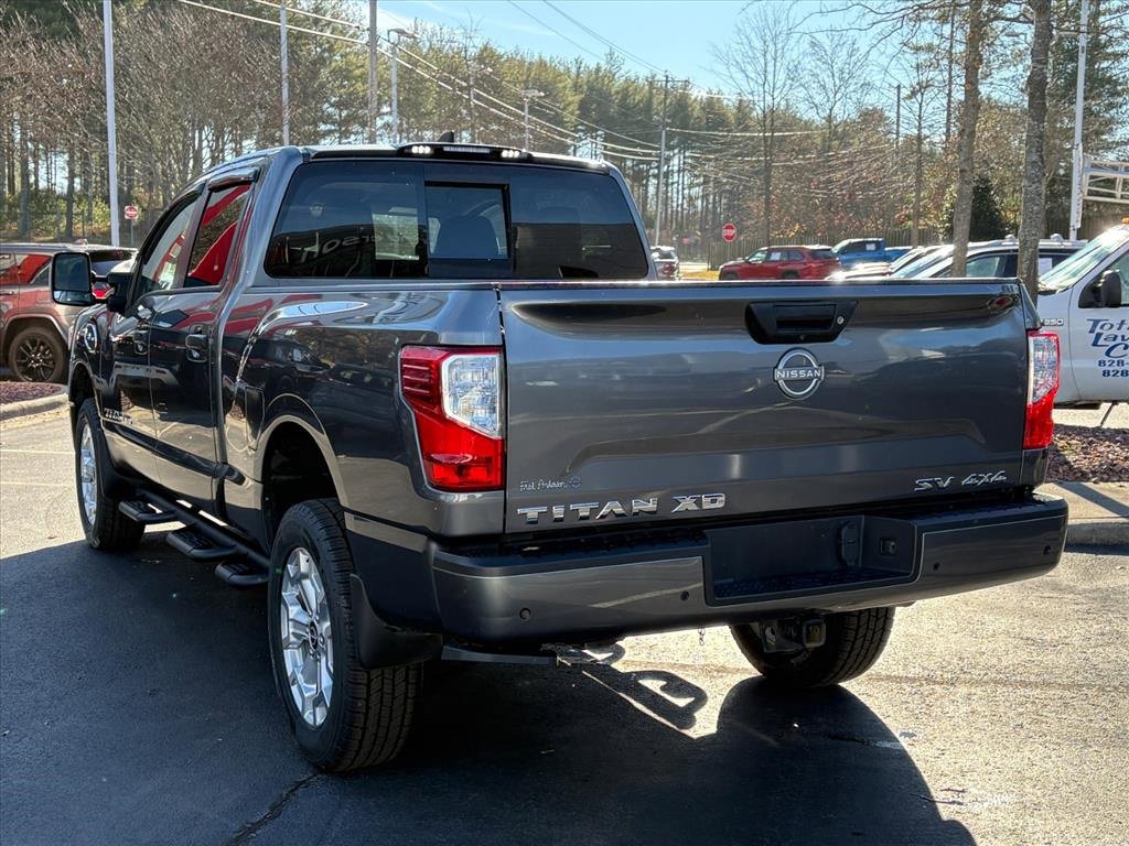 Used 2024 Nissan Titan SV w/ SV Convenience Package image 6