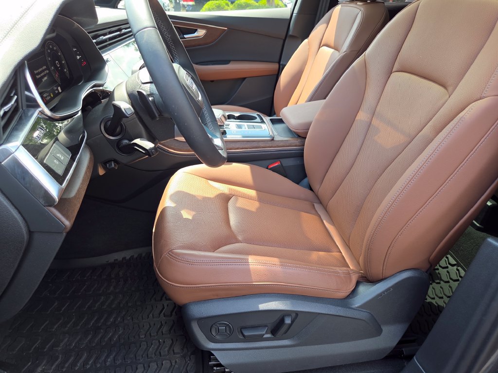 Certified 2025 Audi Q7 3.0T Premium Plus AWD/4WD image 6