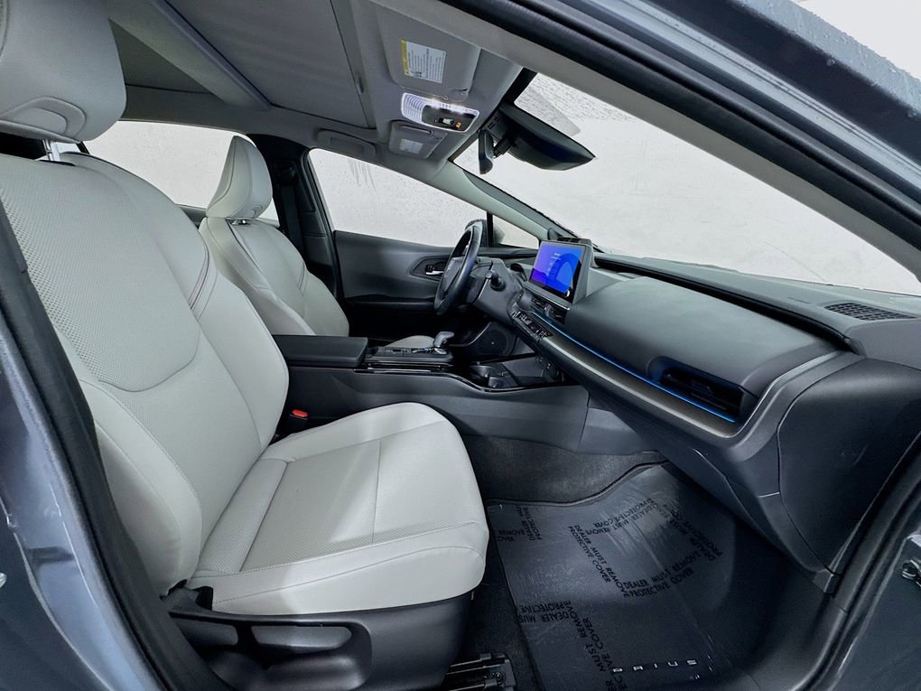 Used 2024 Toyota Prius Limited image 30