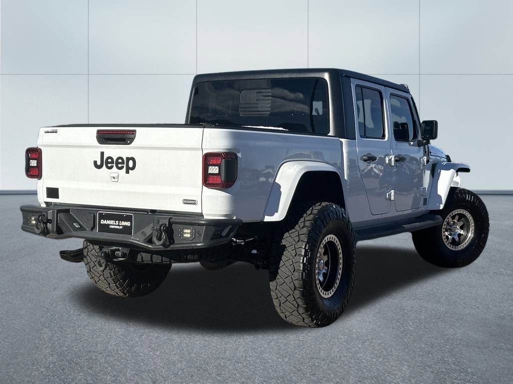 Used 2020 Jeep Gladiator Overland image 2