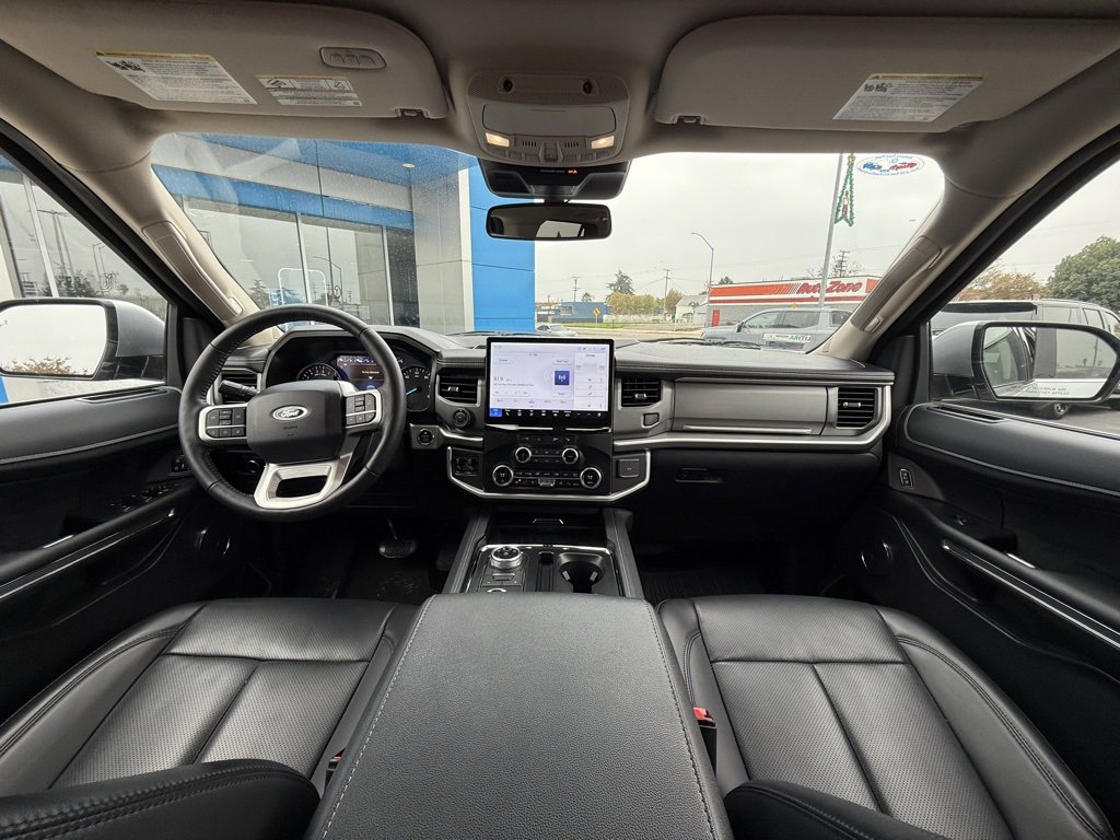 Used 2024 Ford Expedition XLT image 20