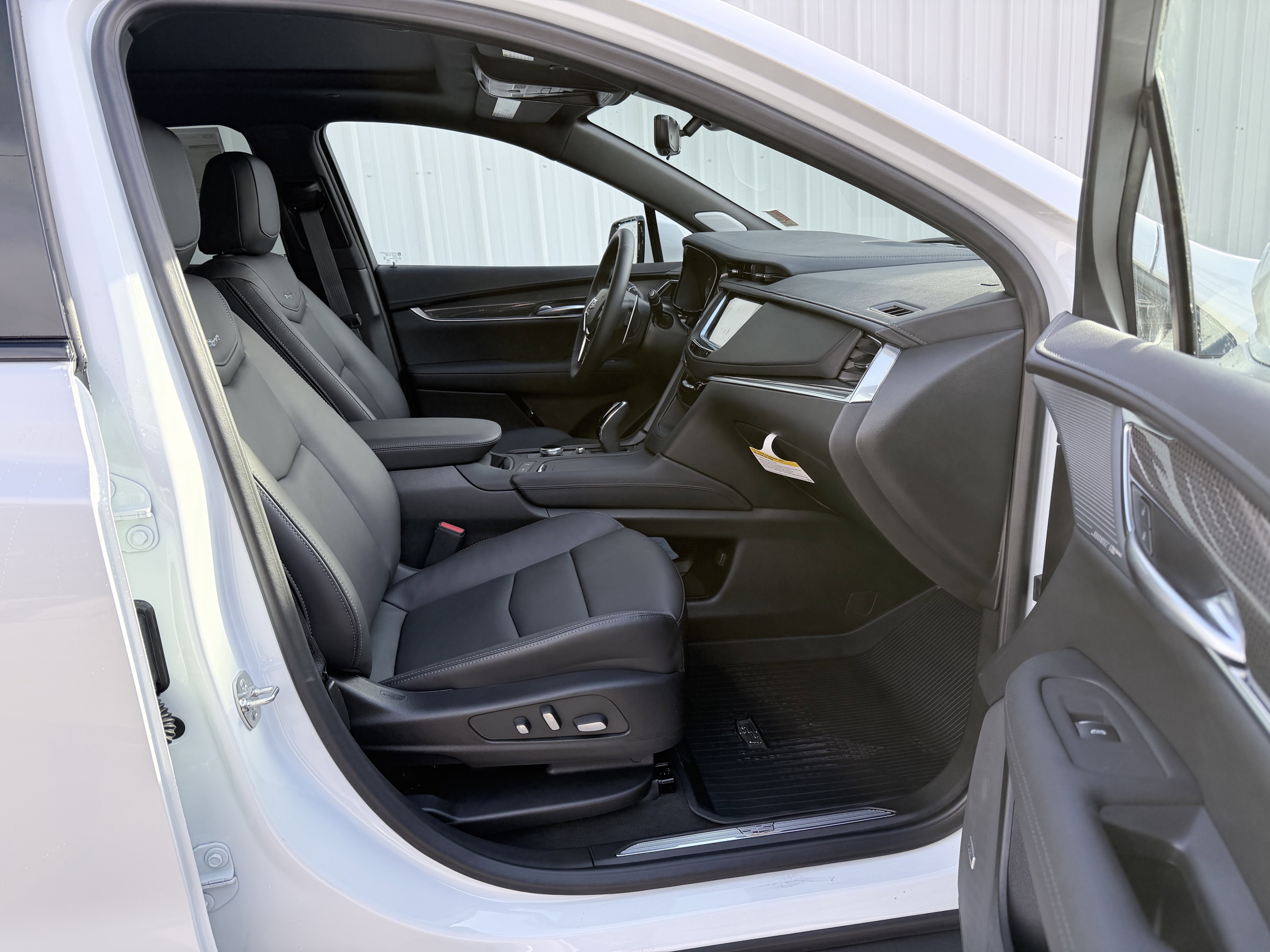 New 2026 Cadillac XT5 Sportv w/ LPO, Onyx Lite Package image 20