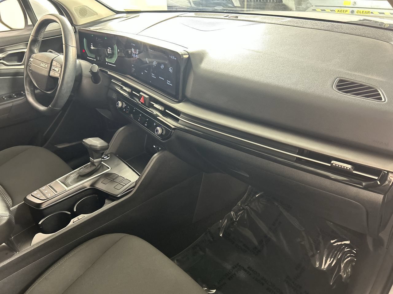 Used 2026 Kia Sportage LX FWD image 27
