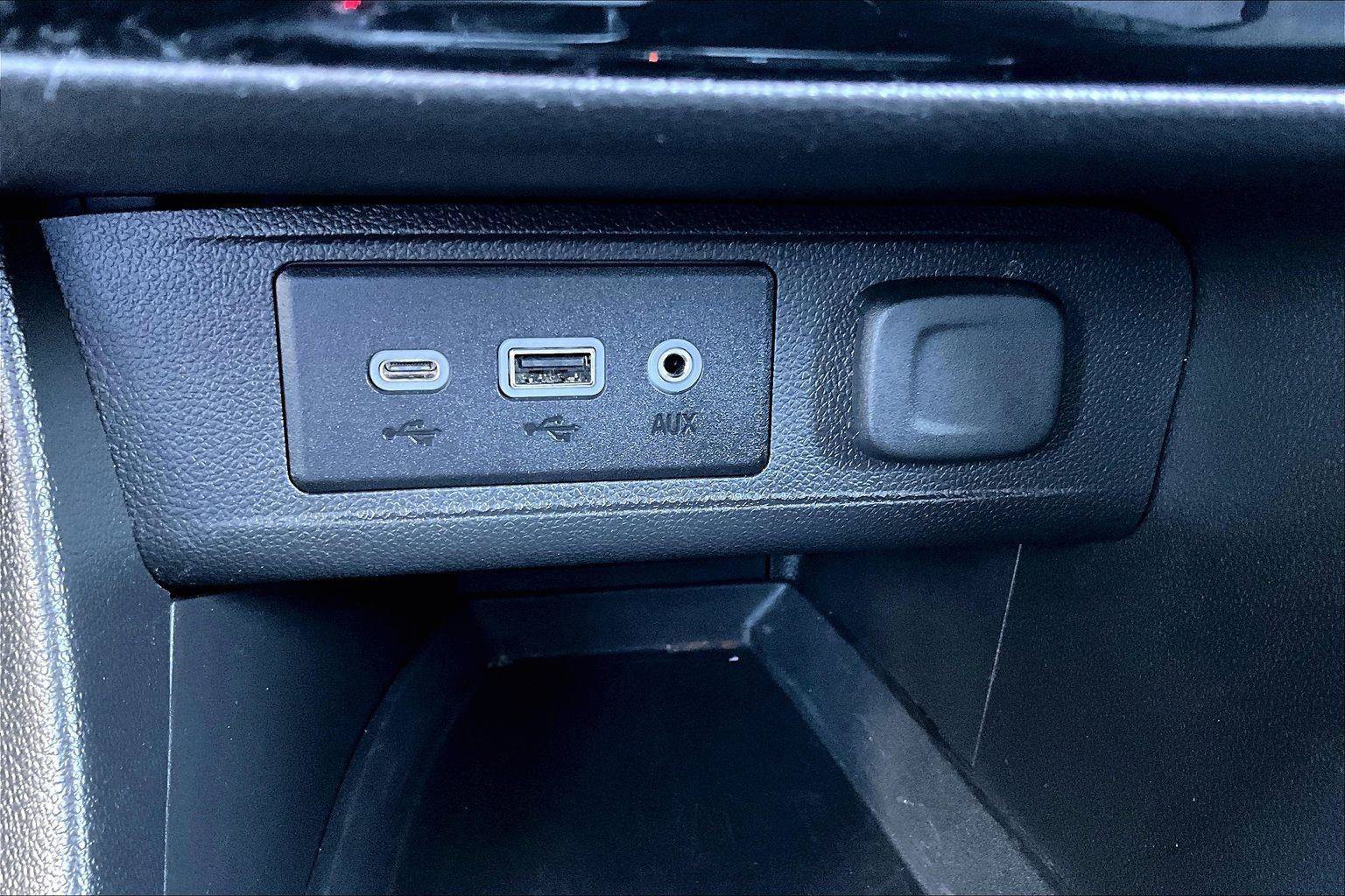 Used 2021 Buick Encore GX Select FWD image 32