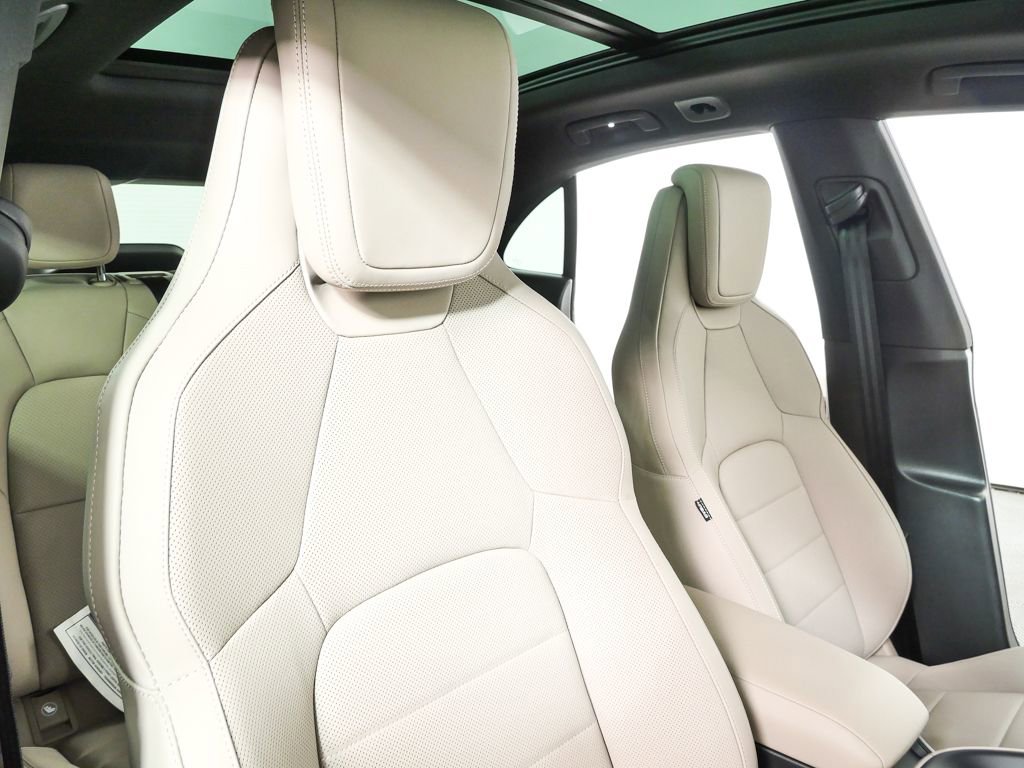 New 2026 Porsche Macan Electric RWD image 24
