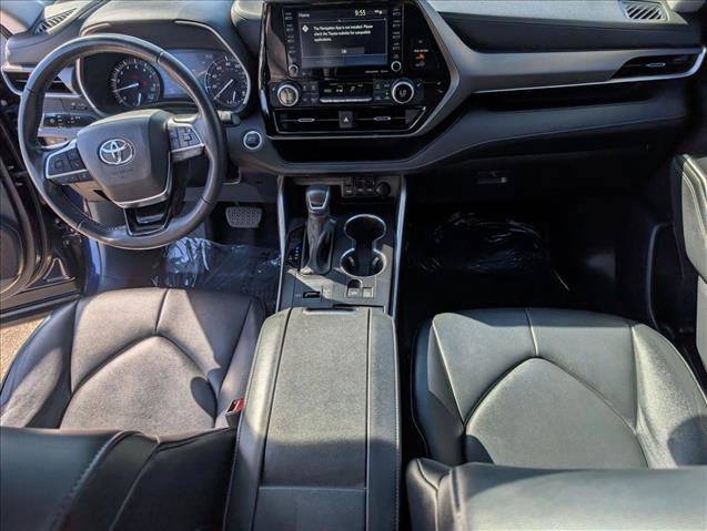 Used 2021 Toyota Highlander XLE FWD image 16