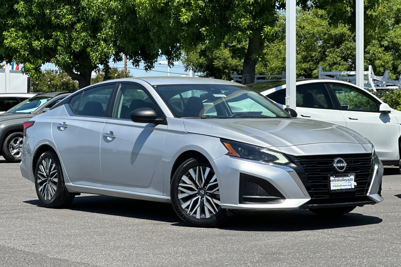 Certified 2024 Nissan Altima 2.5 SV FWD image 2