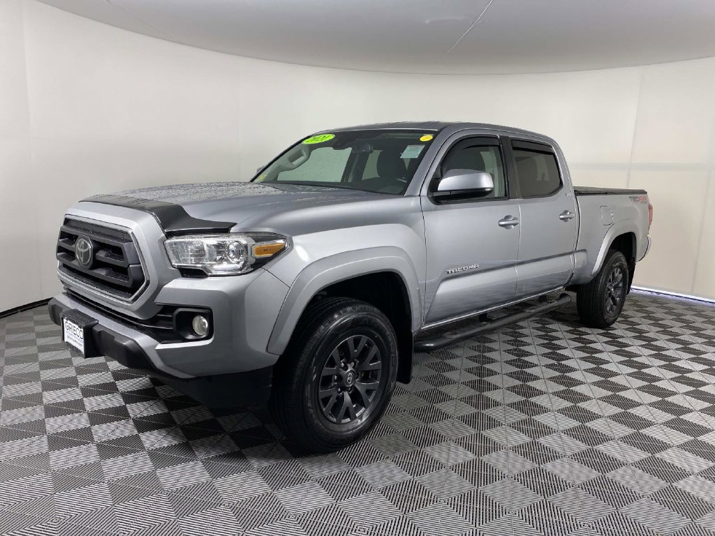Used 2021 Toyota Tacoma SR5 AWD/4WD image 4