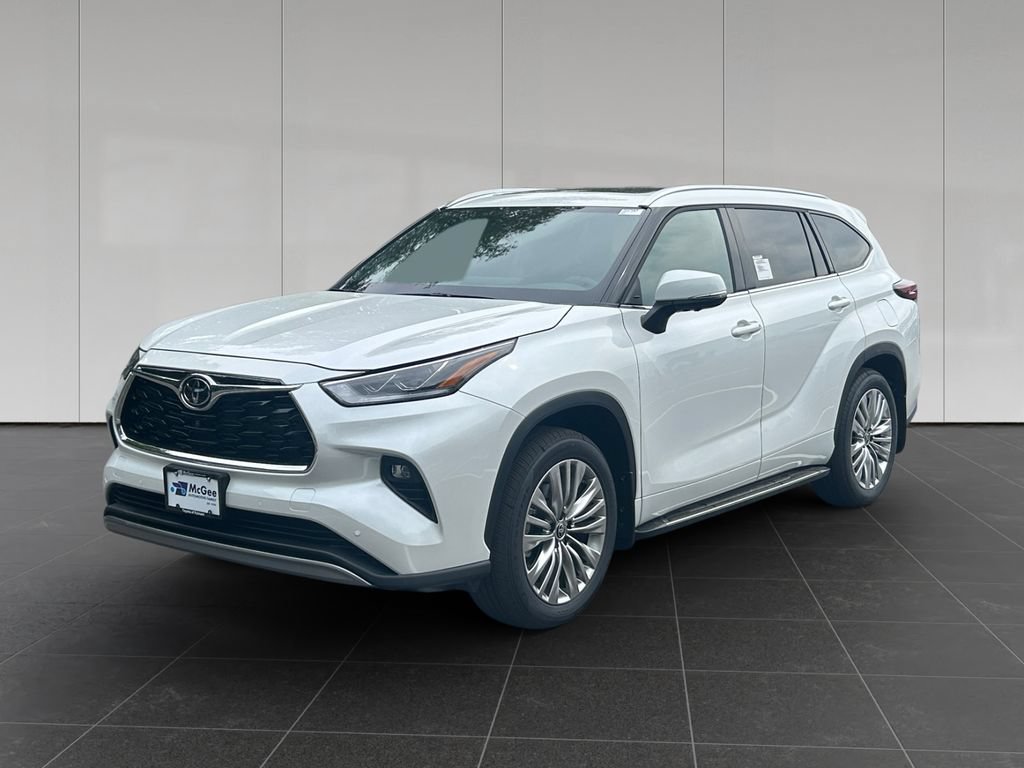 New 2026 Toyota Highlander Platinum AWD/4WD image 1