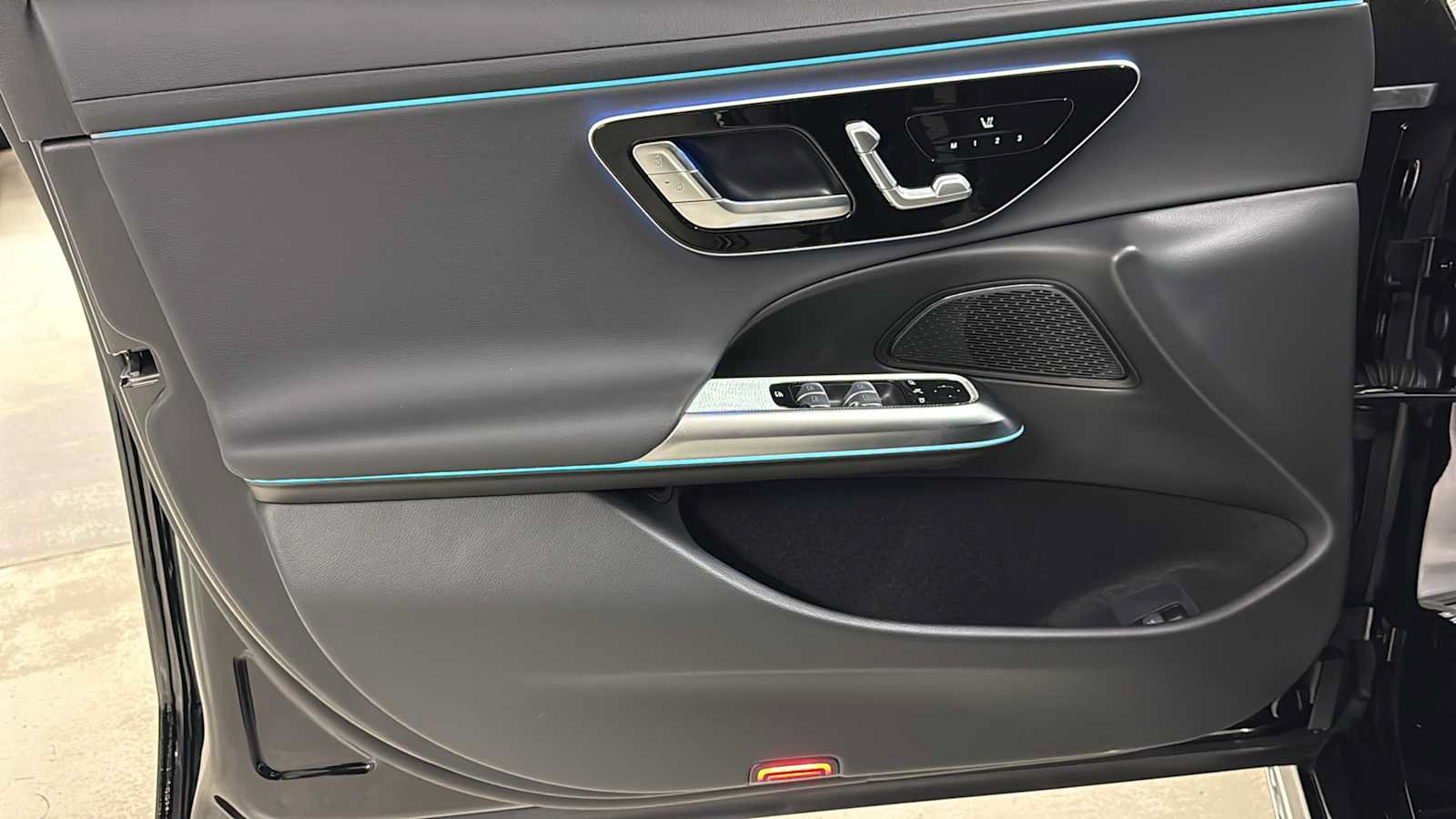 New 2026 Mercedes-Benz E 350 4MATIC Sedan image 14