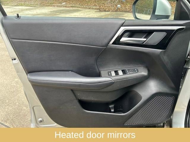 Used 2024 Mitsubishi Outlander SE image 14