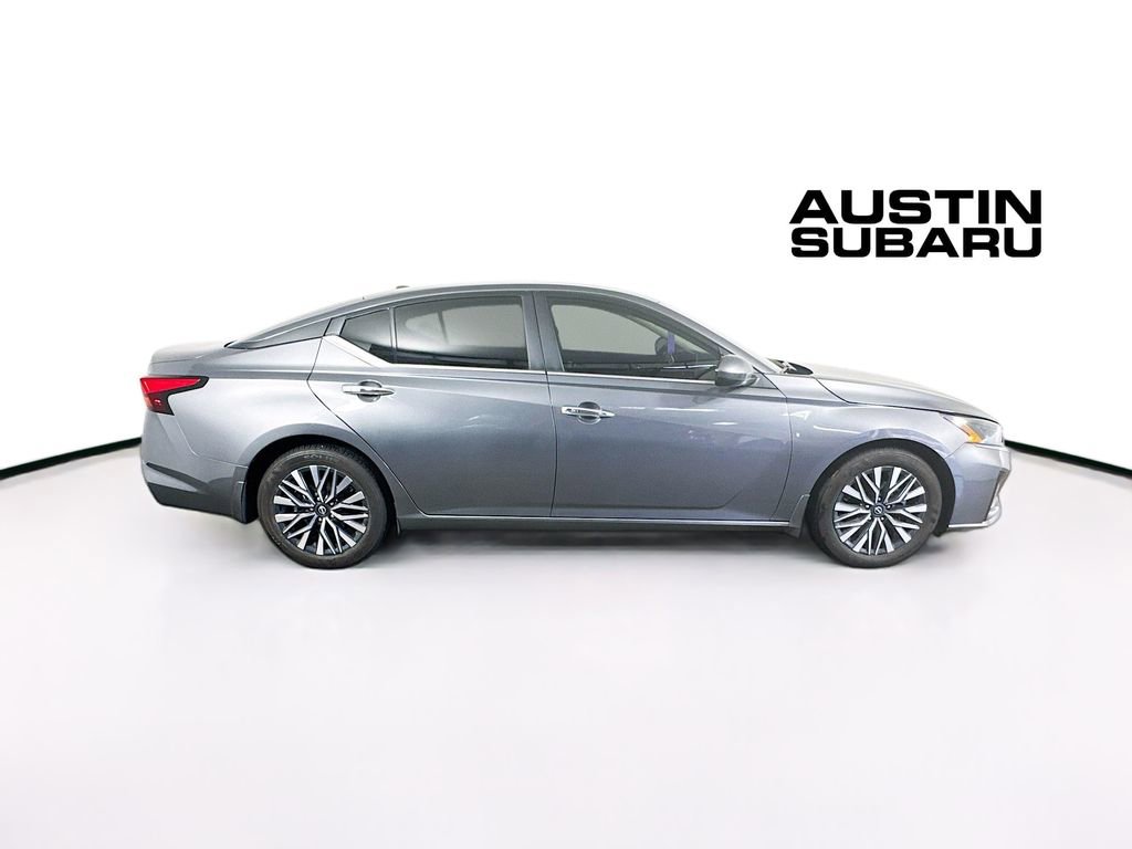 Used 2024 Nissan Altima 2.5 SV w/ SV Premium Package FWD image 8