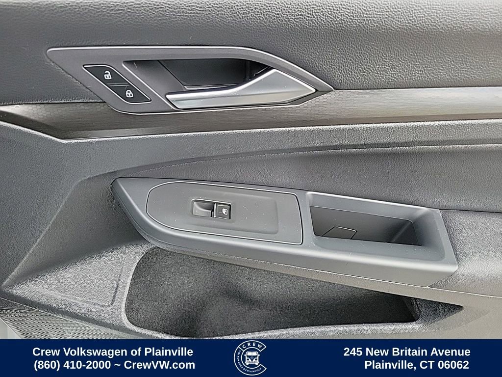 Certified 2022 Volkswagen GTI SE FWD image 40