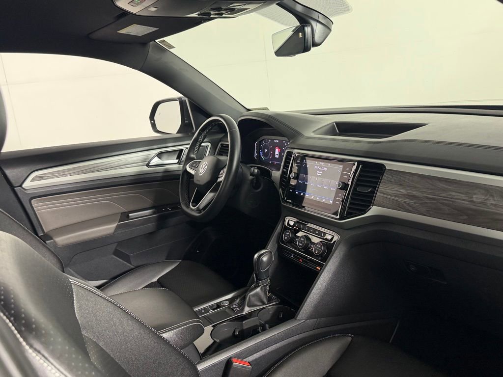 Used 2023 Volkswagen Atlas Cross Sport SE w/ Black Wheel Package FWD image 31