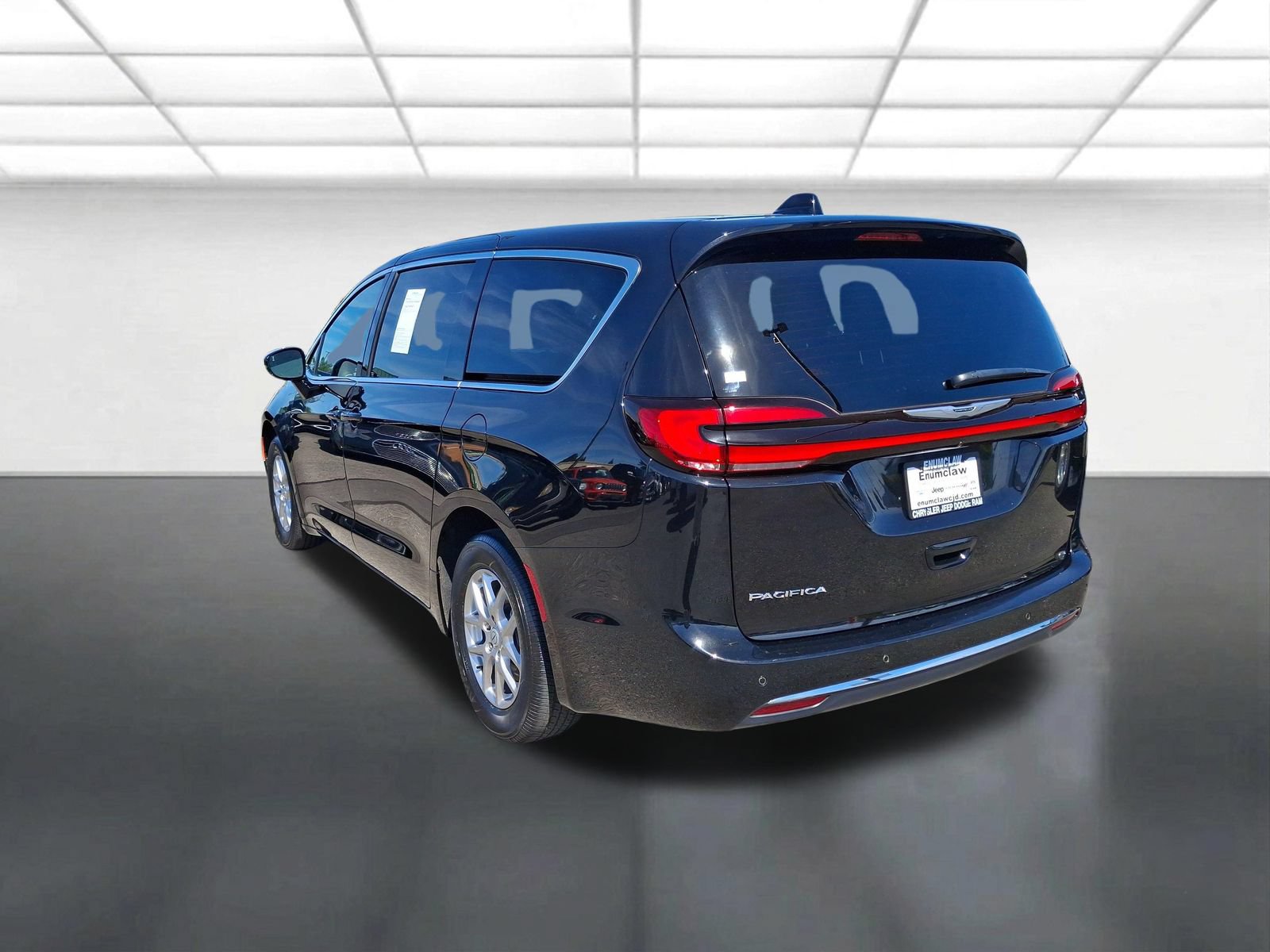 Certified 2025 Chrysler Pacifica Select FWD image 7