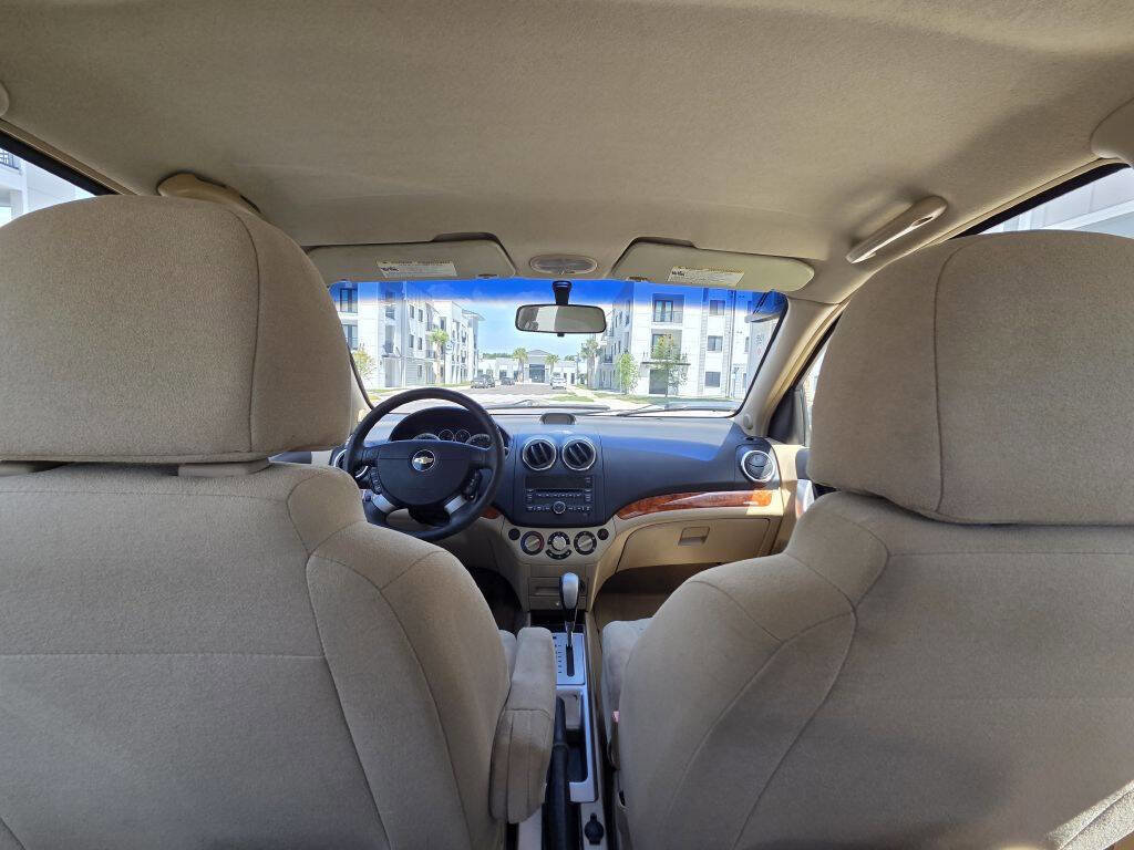 Used 2009 Chevrolet Aveo LT FWD image 17