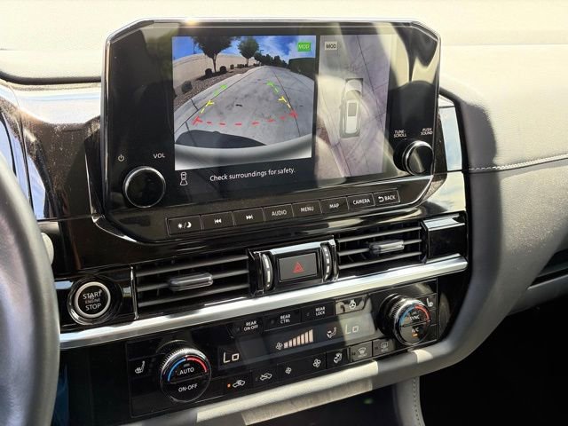 Used 2023 Nissan Pathfinder SL w/ Black Appearance Package image 17