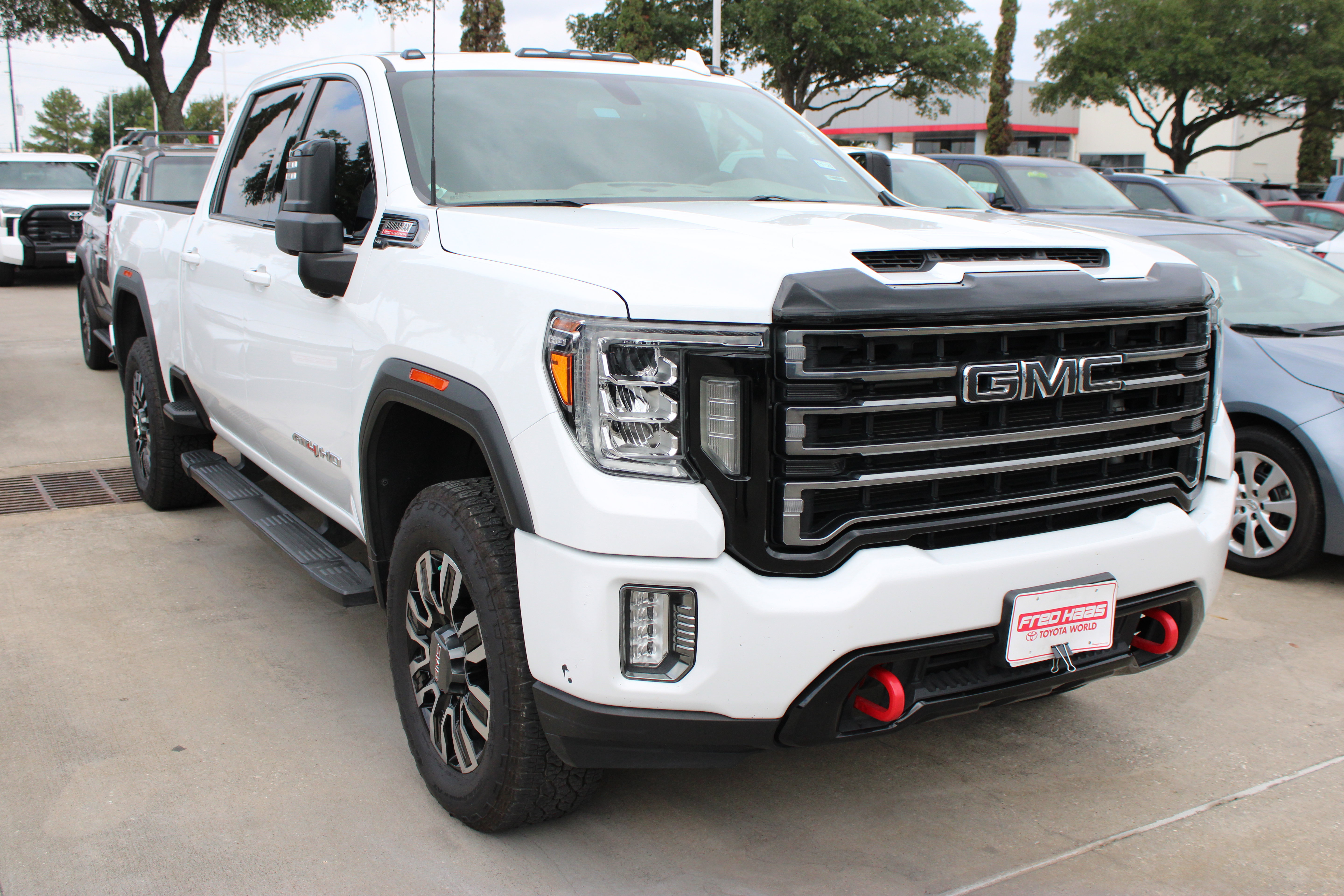 Used 2021 GMC Sierra 2500 AT4 AWD/4WD image 2
