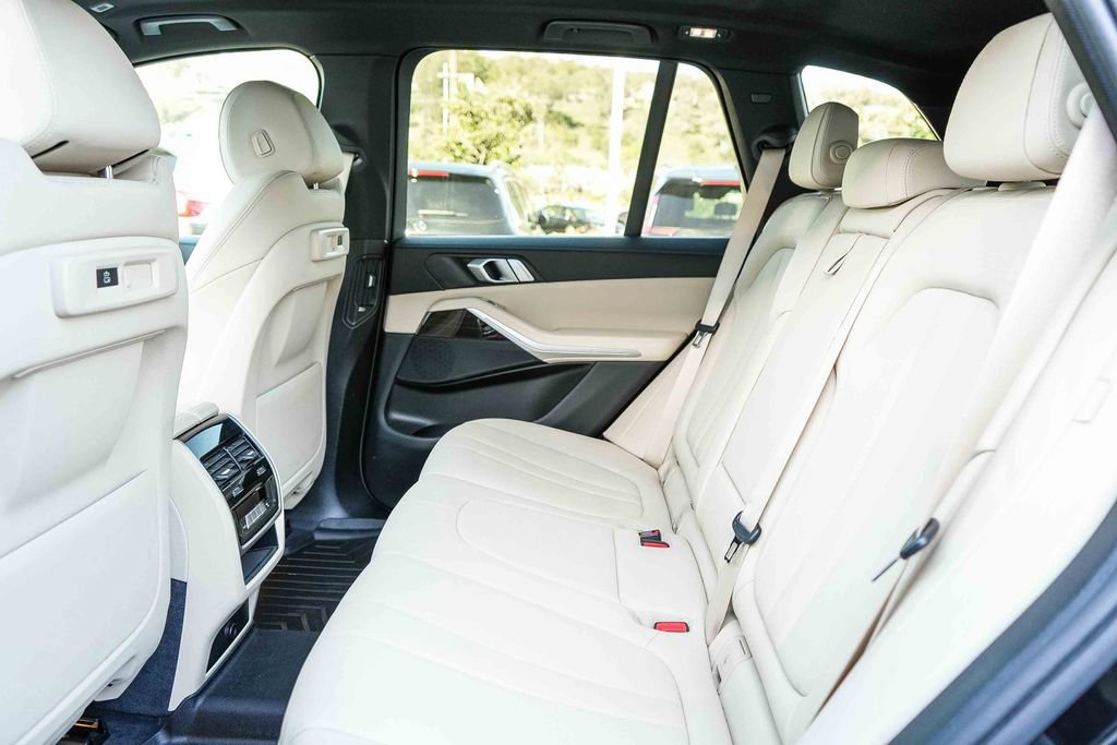 Used 2019 BMW X5 xDrive40i w/ Convenience Package image 18