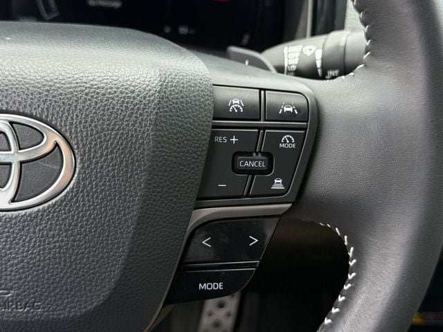 Used 2026 Toyota Camry SE FWD image 15