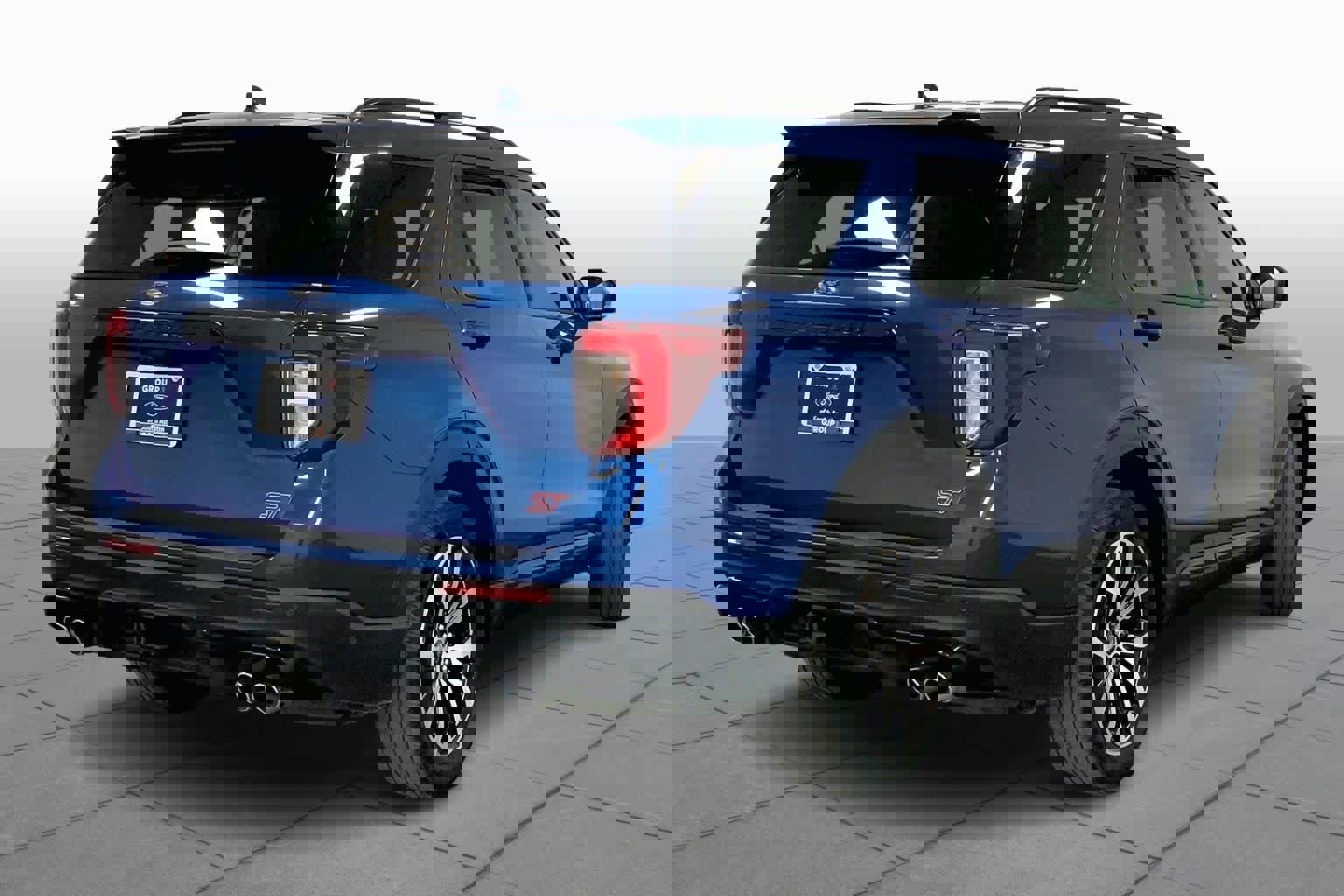 Used 2020 Ford Explorer ST w/ Premium Technology Package image 11