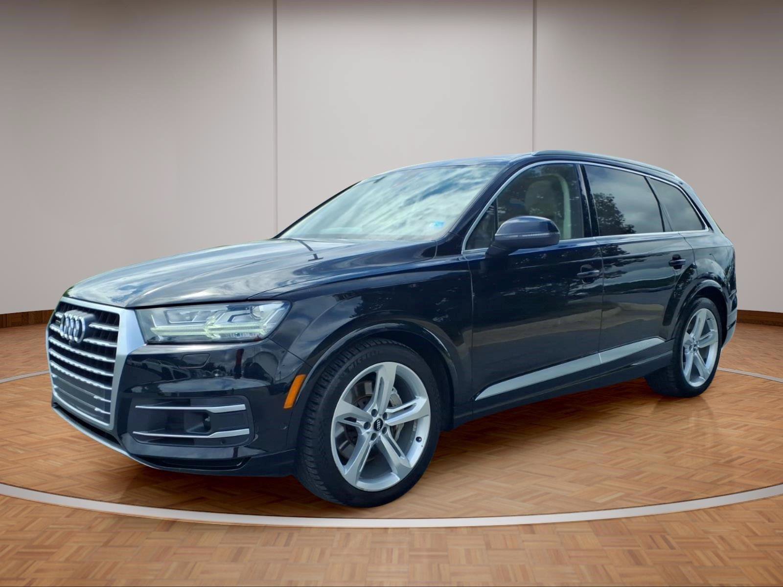 Used 2019 Audi Q7 3.0T Prestige w/ Prestige Package AWD/4WD image 3