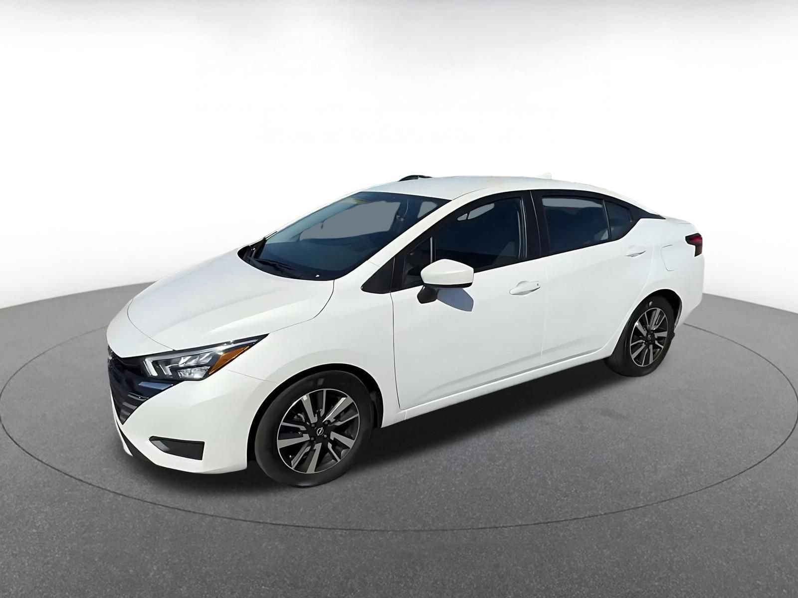 Used 2025 Nissan Versa SV image 8