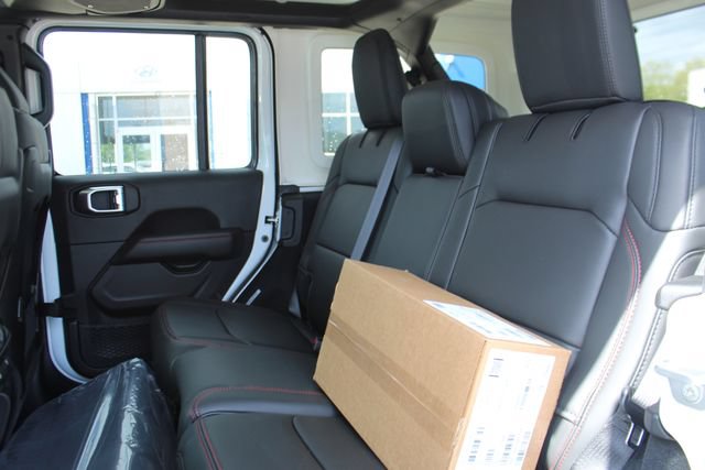 New 2026 Jeep Wrangler Unlimited Rubicon w/ Safety Group AWD/4WD image 27