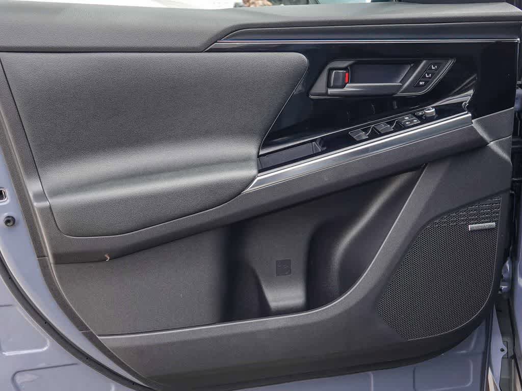 Used 2023 Subaru Solterra AWD image 19