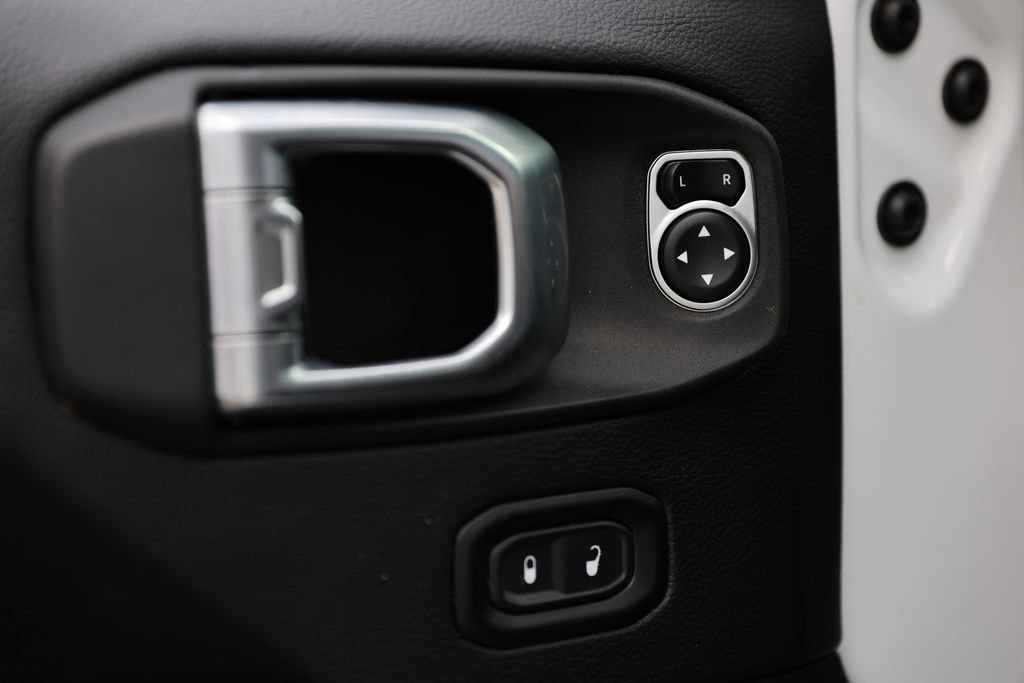 Used 2019 Jeep Wrangler Unlimited Rubicon AWD/4WD image 14