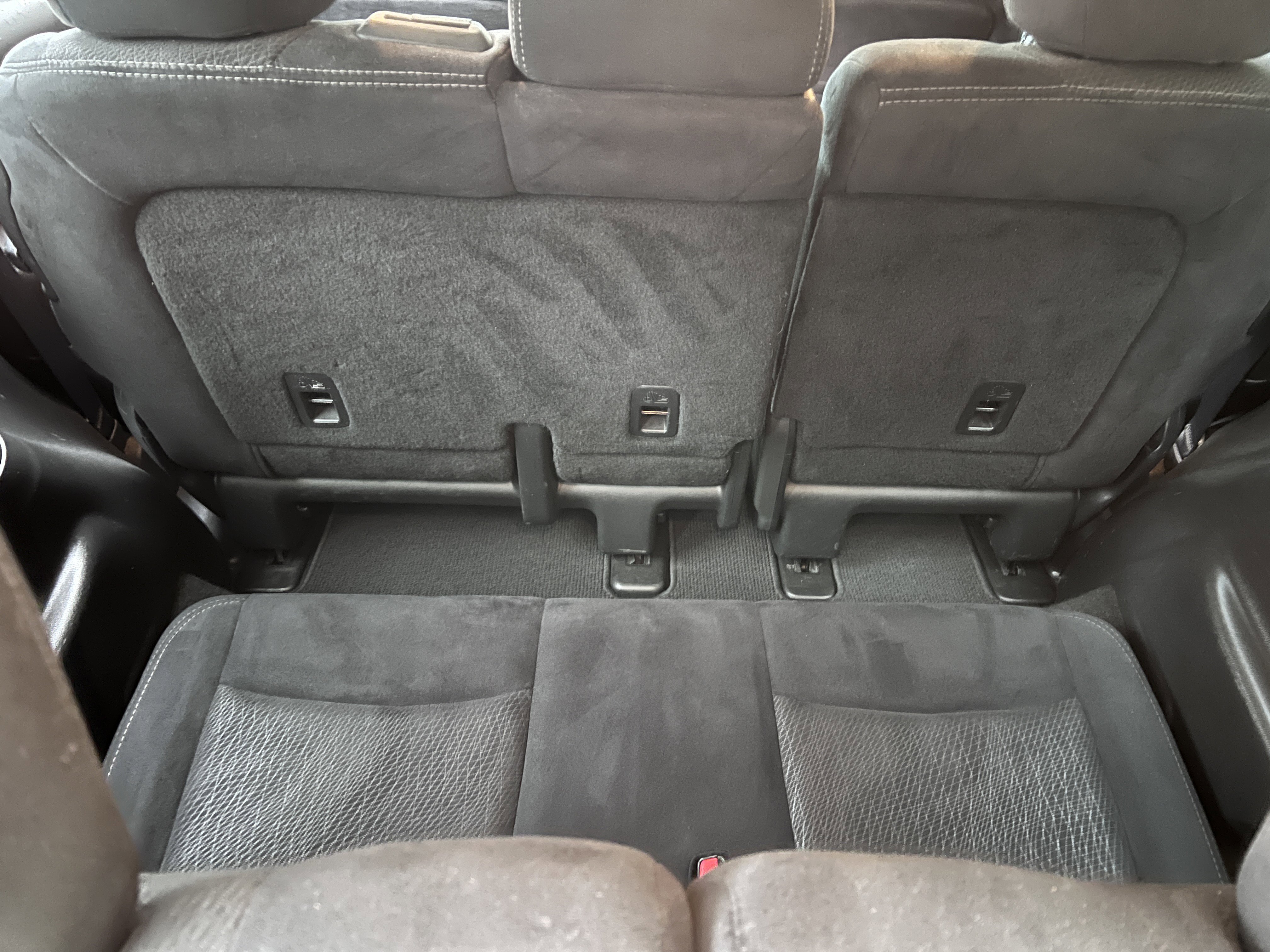 Used 2015 Nissan Pathfinder SV image 23