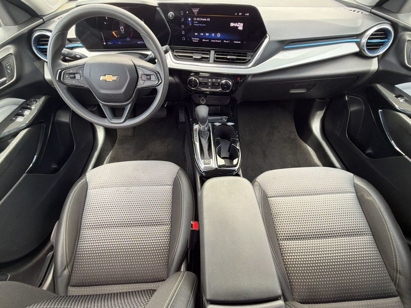 Used 2025 Chevrolet Trax LT FWD image 15