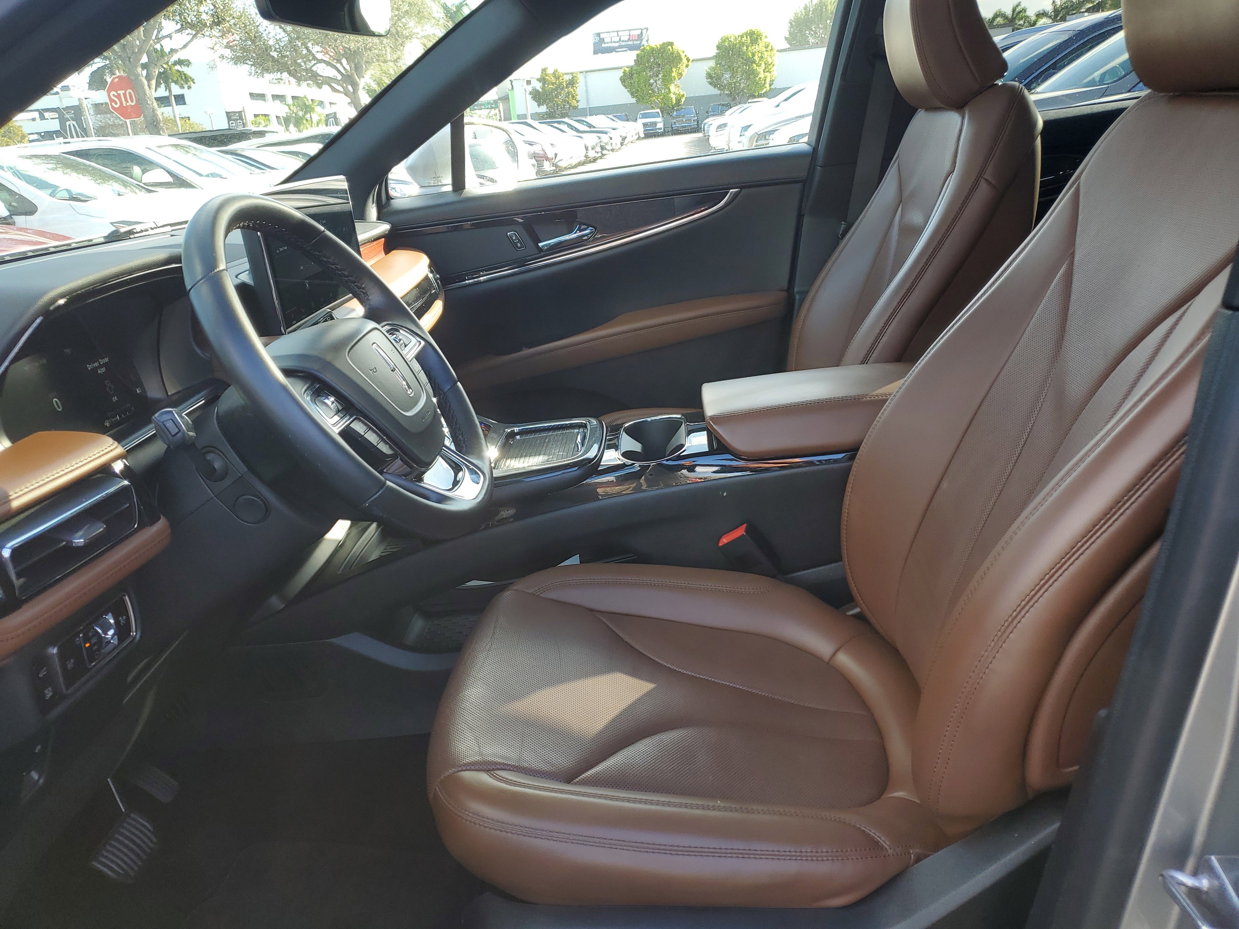 Certified 2023 Lincoln Nautilus Reserve image 11