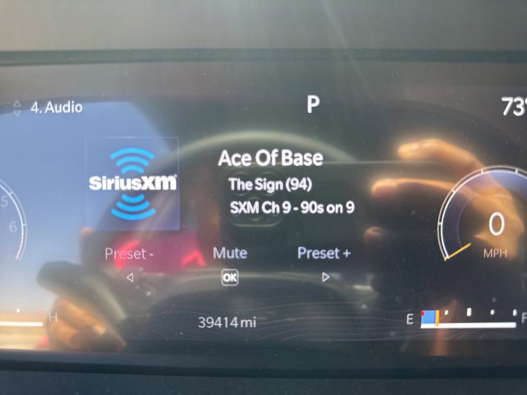 Used 2023 Jeep Grand Cherokee L Laredo image 17