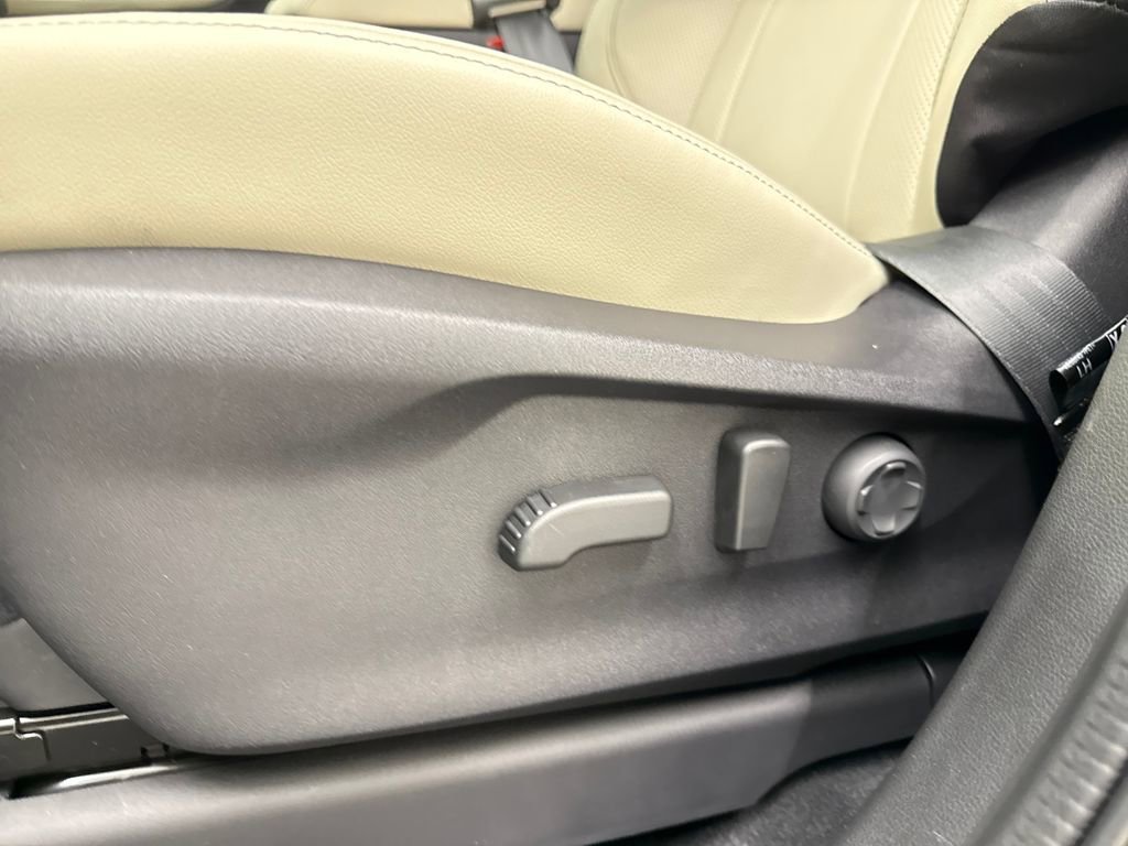 New 2025 Subaru Ascent Limited image 13