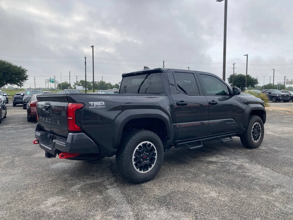 Used 2025 Toyota Tacoma TRD Off-Road AWD/4WD image 5