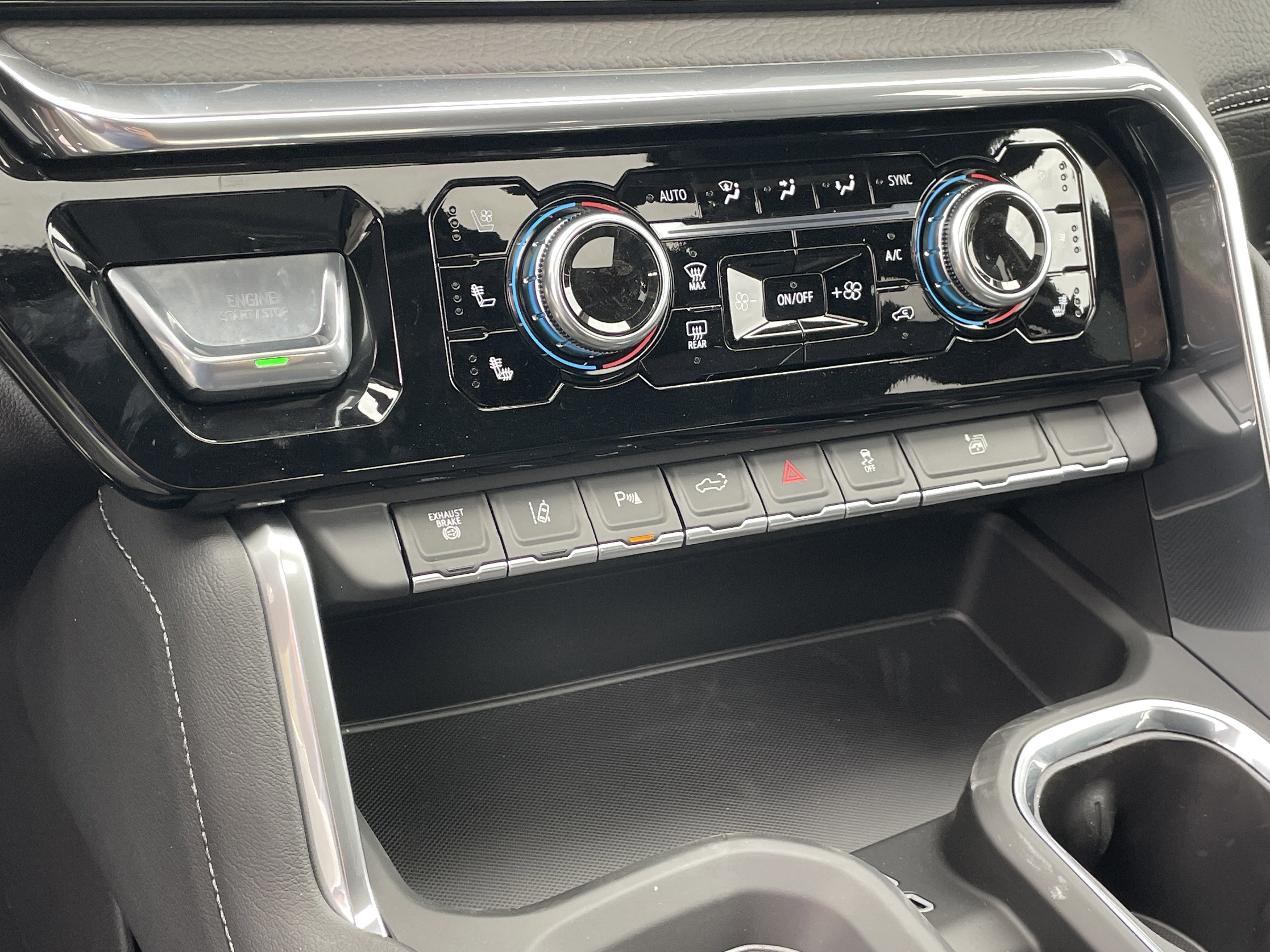 New 2026 GMC Sierra 3500 Denali w/ Denali Reserve Package image 24