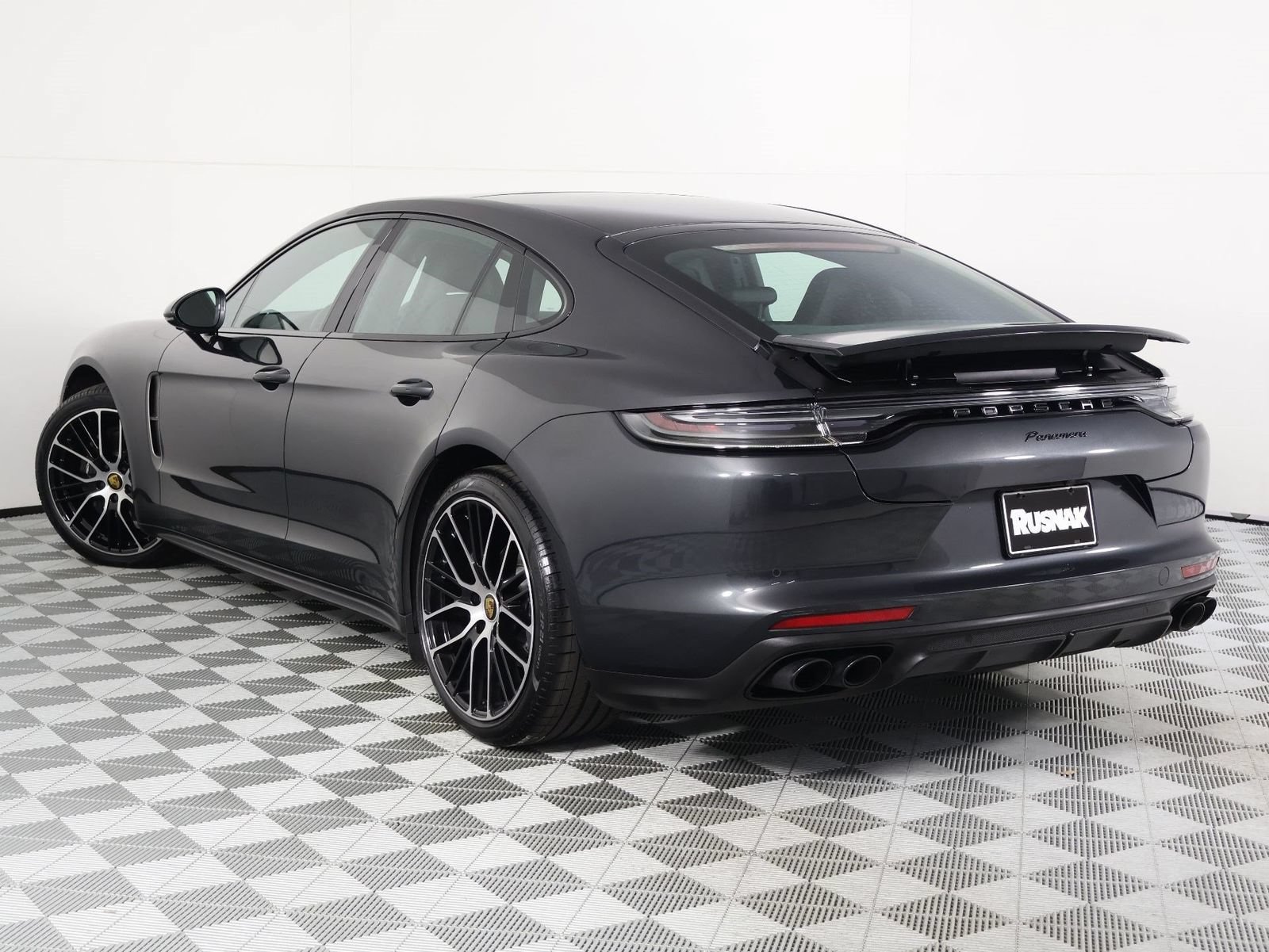 Certified 2023 Porsche Panamera Platinum Edition RWD image 3